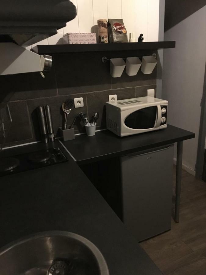 Studio Avec Mezzanine A 5 Min Des Arenes Et De La Gare Hotell Nîmes Exteriör bild