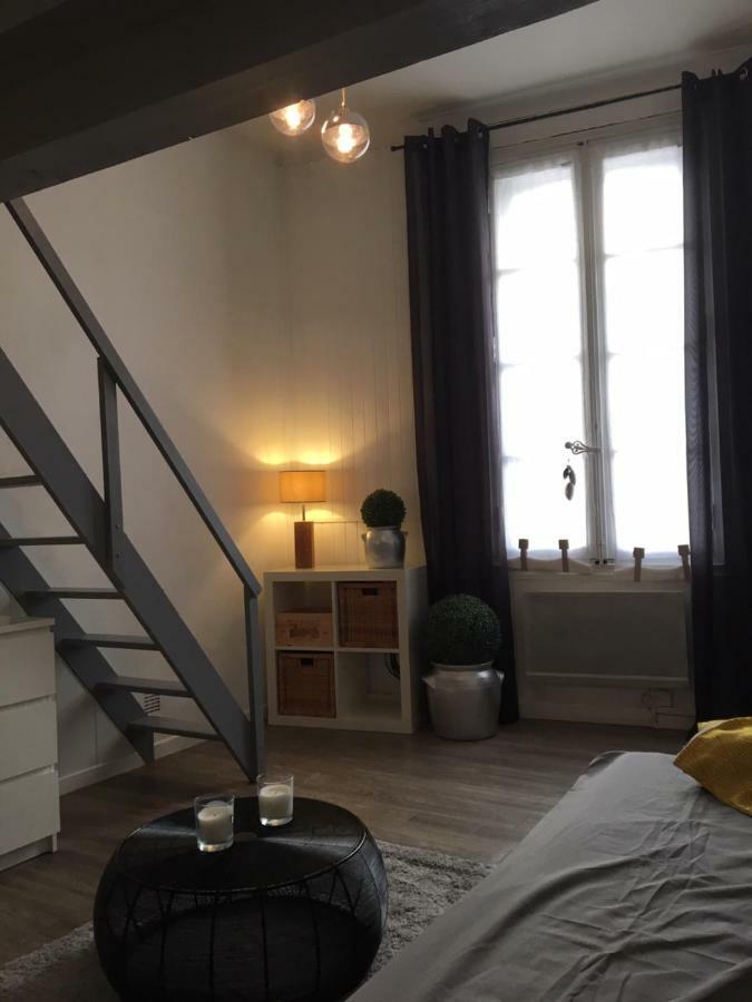 Studio Avec Mezzanine A 5 Min Des Arenes Et De La Gare Hotell Nîmes Exteriör bild
